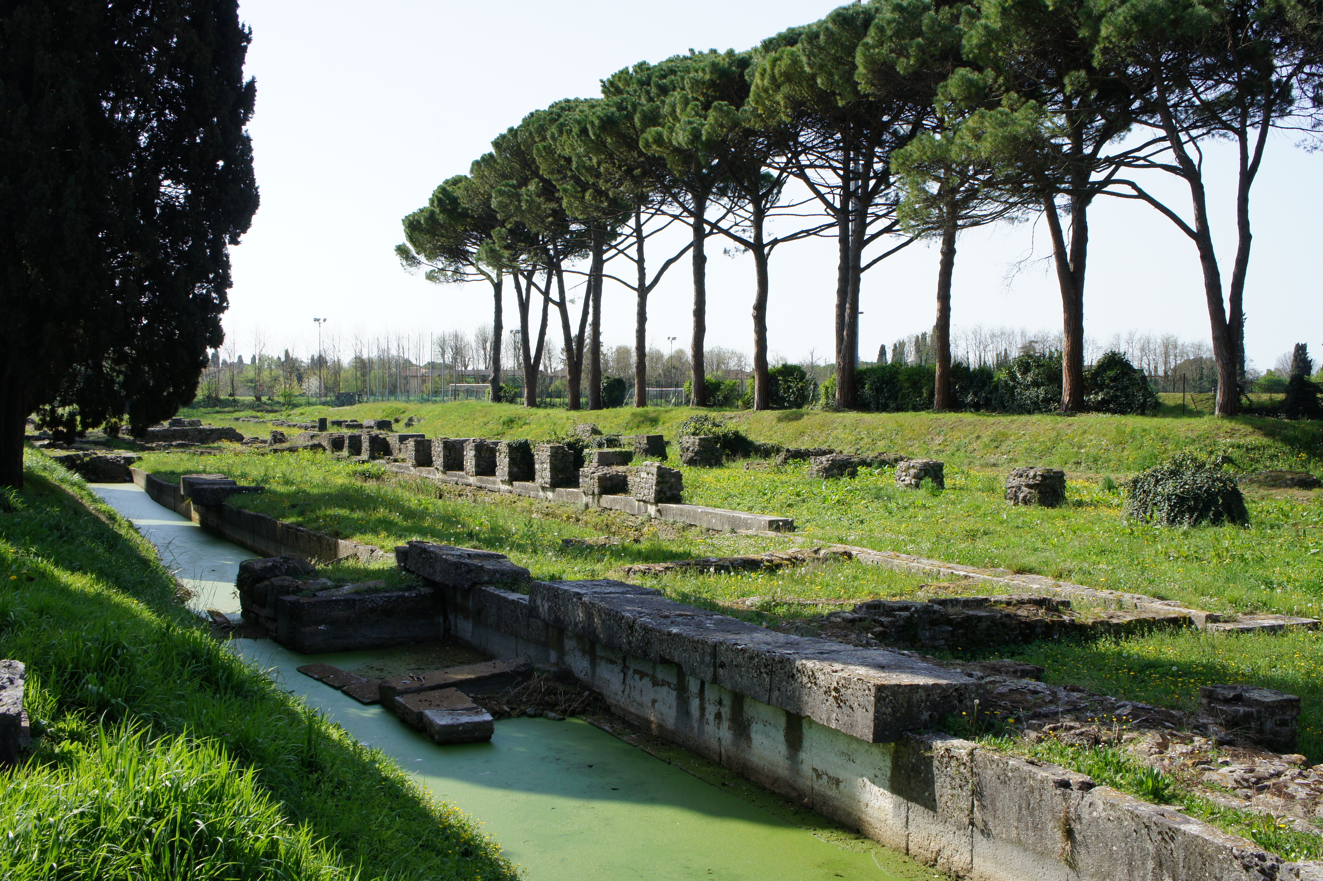 Ancient_Roman_Harbor,_Aquileia.JPG